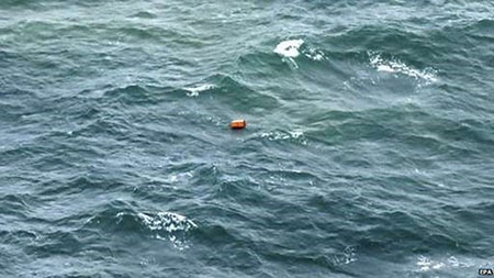 Nghi án mẹ lôi hai con xuống biển cho chết rồi về nhà tự tử